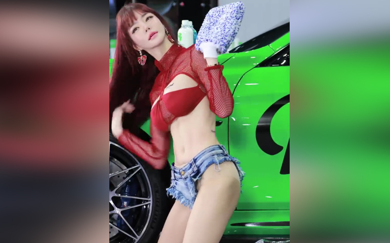 Hot Girl Hàn Quốc Min Hanna Lộ Hàng Đen Xì ở Triển Lãm Ô Tô