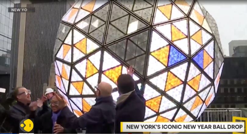 Video New York iconic New Year 2024 Ball Drop, Video New York Happy New Year 2024, Video Happy New Year 2024, Pháo hoa mừng năm mới 2024 ở Sydney 2024, Fireworks at the Sydney Harbor Bridge Australia on the evening of 2023 December 31, Fireworks celebrate New Year 2024 in Sydney 2024, Pháo hoa mừng năm mới 2024, Clip bắn pháo hoa mừng năm mới 2024, Clip tin tức, Tin tức cuộc sống, Tin tức đời sống, Clip bắn pháo hoa 2024, Happy New Year Australia Welcomes 2024 With Fireworks VIDEO