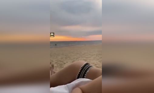 Clip cặp đôi ngang nhiên làm tình trên bãi biển